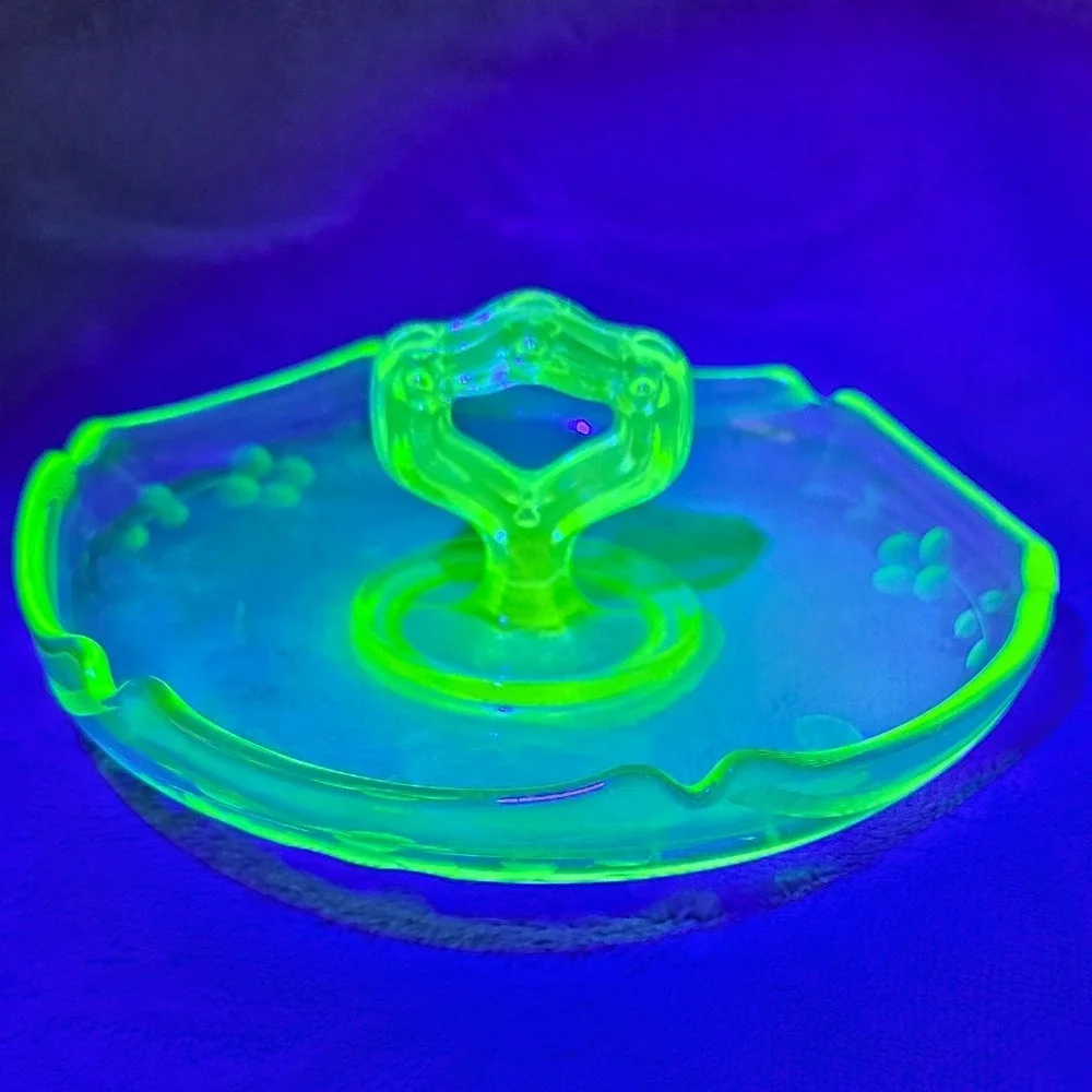 Vintage Uranium Glass Floral Etched Heart‎ Handle Ashtray/Candy Dish